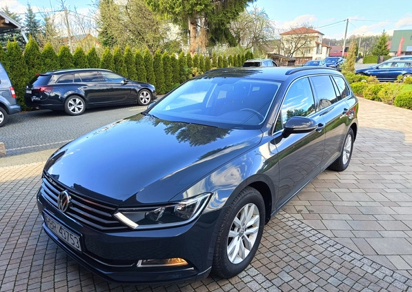 Volkswagen Passat cena 63500 przebieg: 188000, rok produkcji 2015 z Działoszyn małe 704